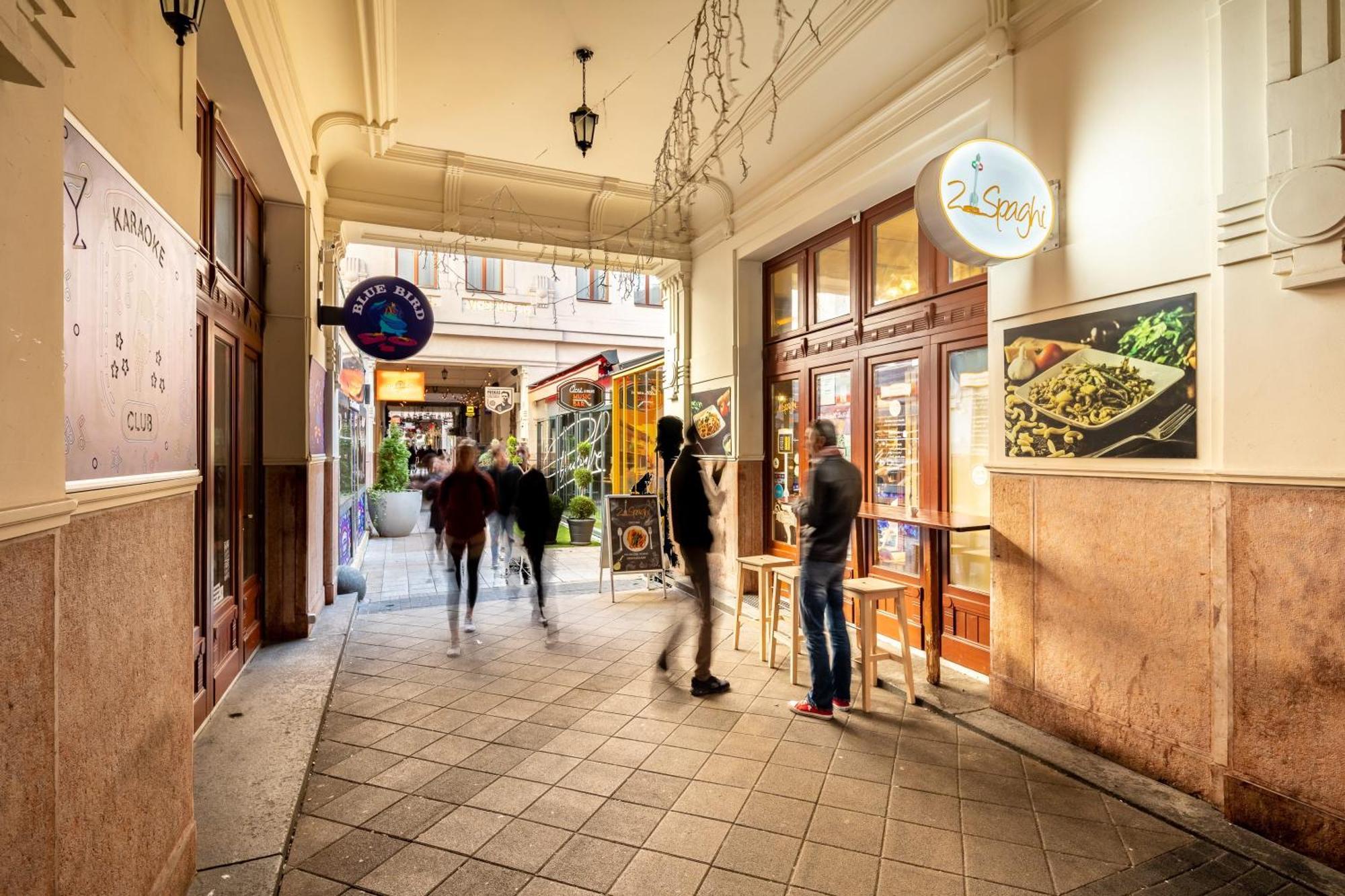 Super Central - Very Lively Area - In Gozsdu Budapest Bagian luar foto